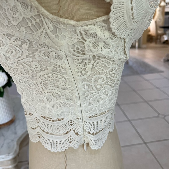 🏝☀️LF crochet off the shoulder crop top - Picture 3 of 5